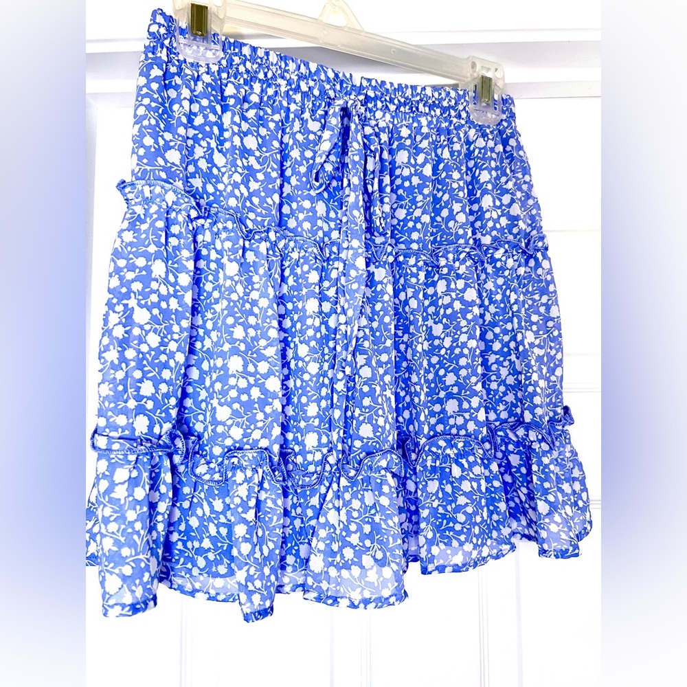 NWOT Sky Blue Floral Ruffle Tiered Mini Skirt - Botanical Floral Pattern Print